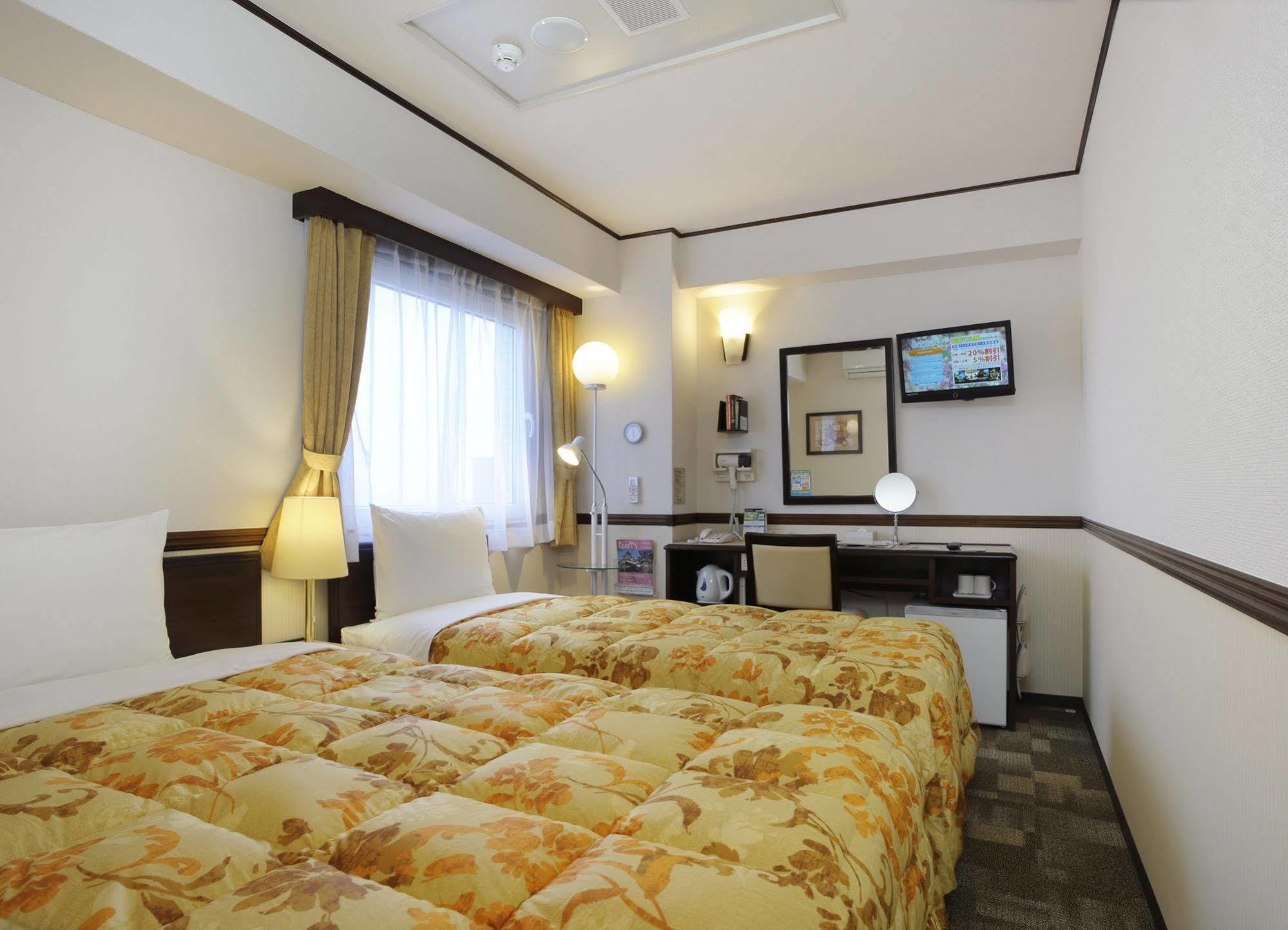 Toyoko Inn Osaka Jr Noda Ekimae Exterior photo