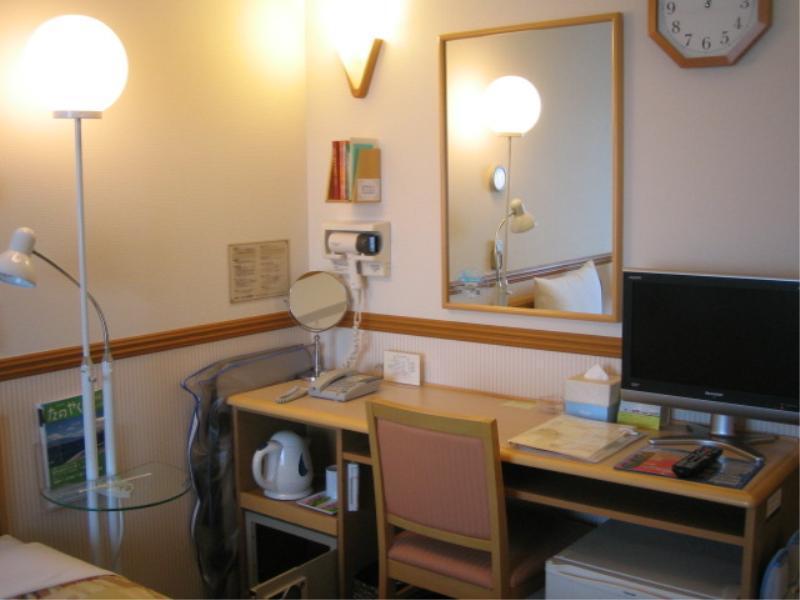Toyoko Inn Osaka Jr Noda Ekimae Exterior photo